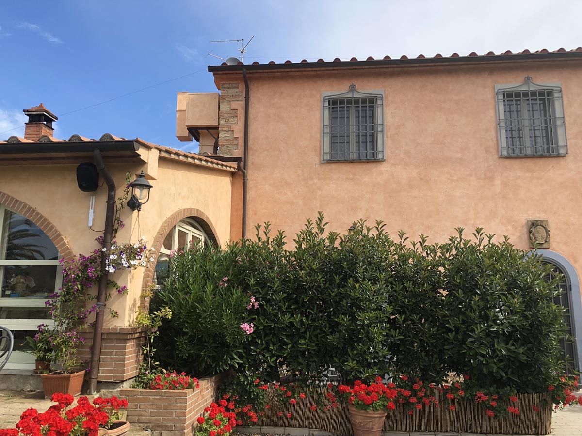 La Locanda Della Vecchia Hosteria Джаворано Екстериор снимка